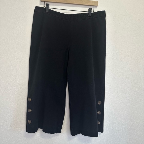 Isaac Mizrahi Black Capris Stretch Waist Size 16 Petite - Picture 1 of 6